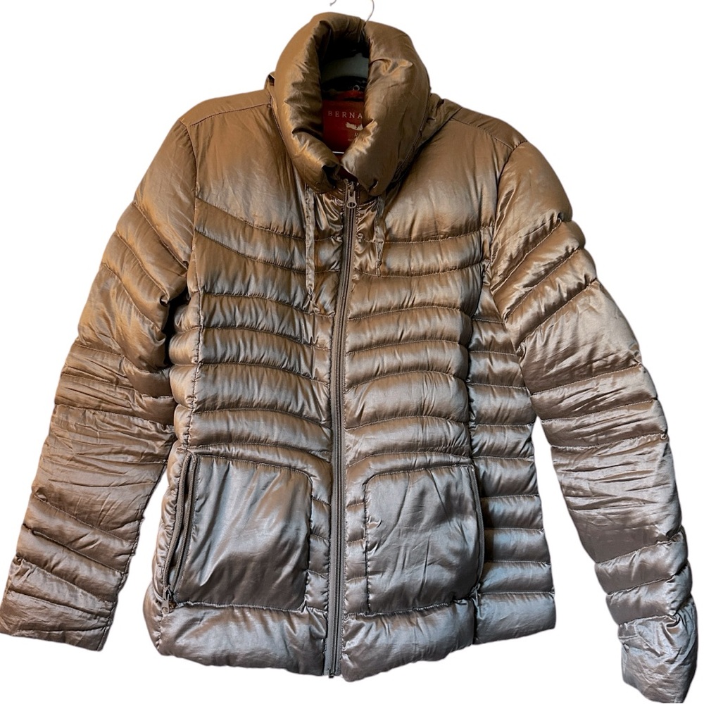 Bernardo down coat puffer jacket, women’s size medium. Rose gold color, so soft